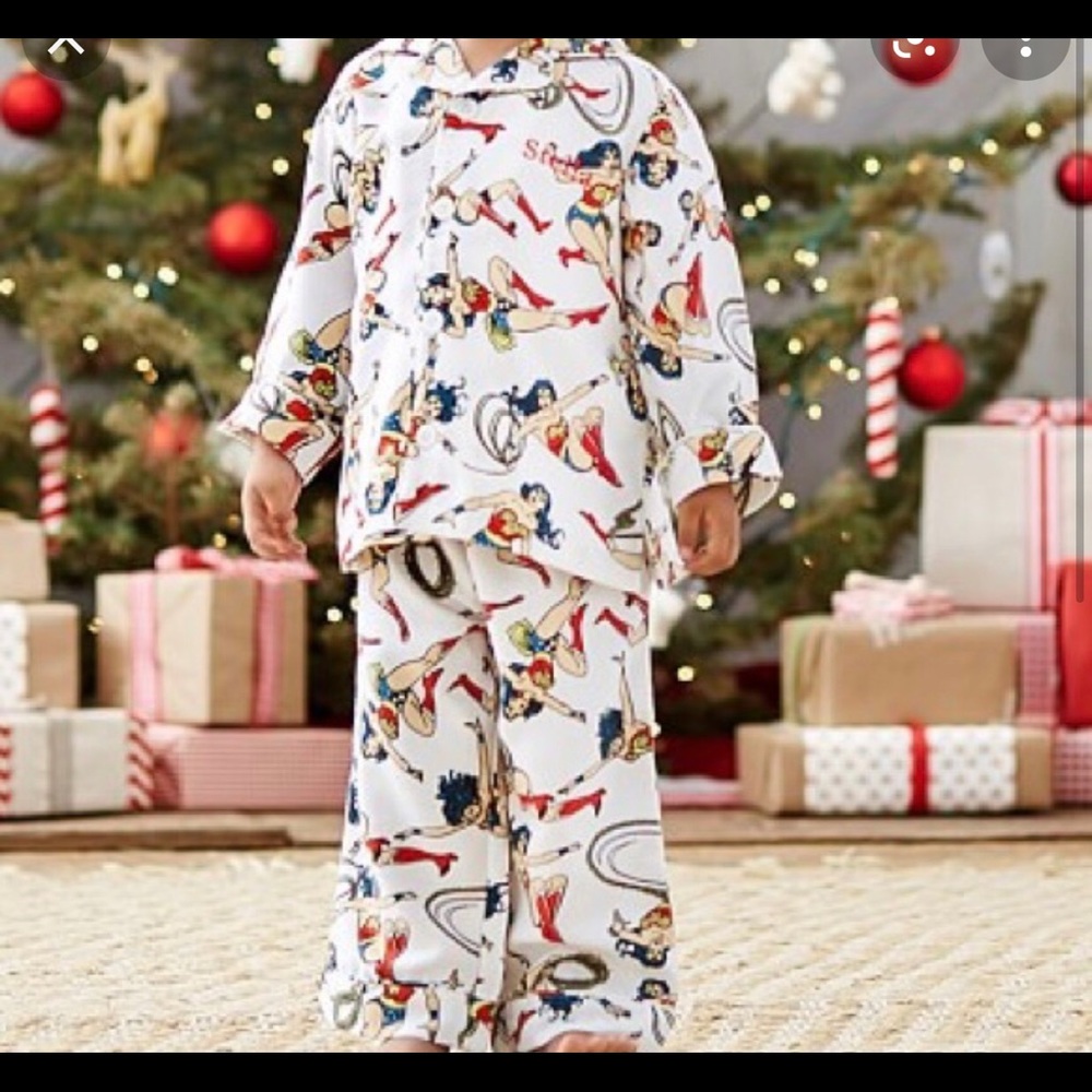 2 piece Wonder Woman flannel Pajamas